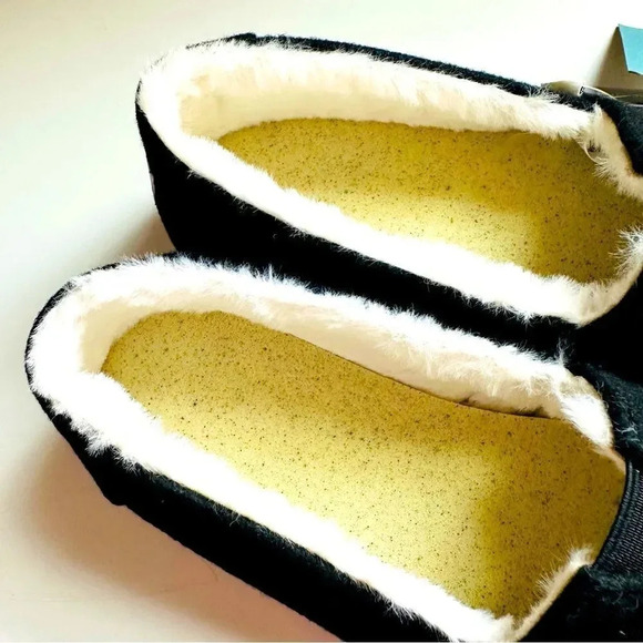 NWT Toms Alpargata Ortholite Rainbow Pride Faux Fur Lined Slip Ons - Picture 6 of 8